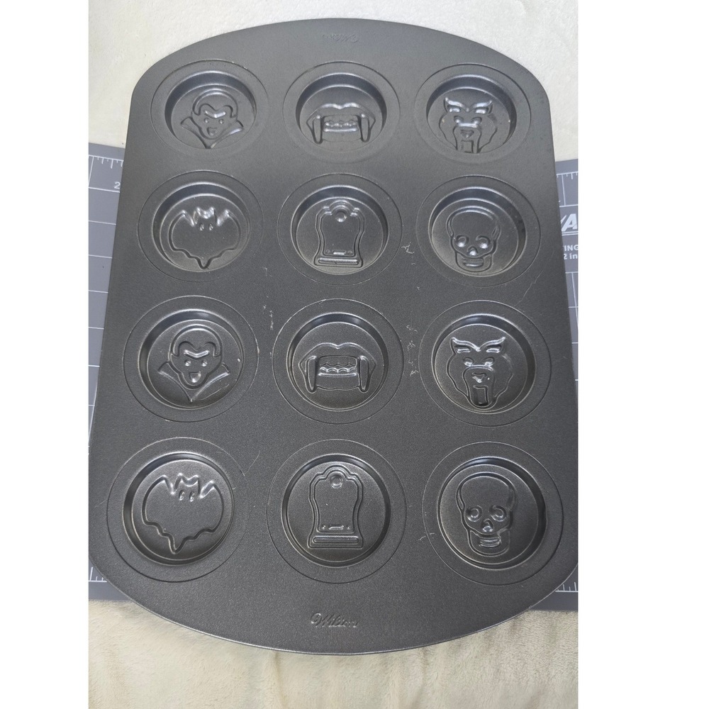 Wilton Halloween Cookie Pan 12 Cup Non-Stick Skull Bat Vampire Tombstone Gray